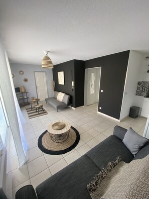 Living area - Apartment Downtown Sainte-Maxime Walking distance (Sainte-Maxime)