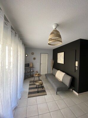 Living area - Apartment Downtown Sainte-Maxime Walking distance (Sainte-Maxime)
