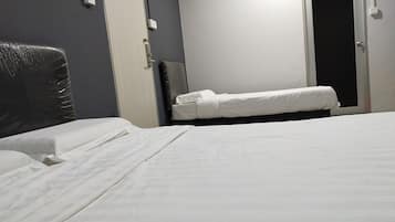 1 bedroom, desk, free WiFi, bed sheets