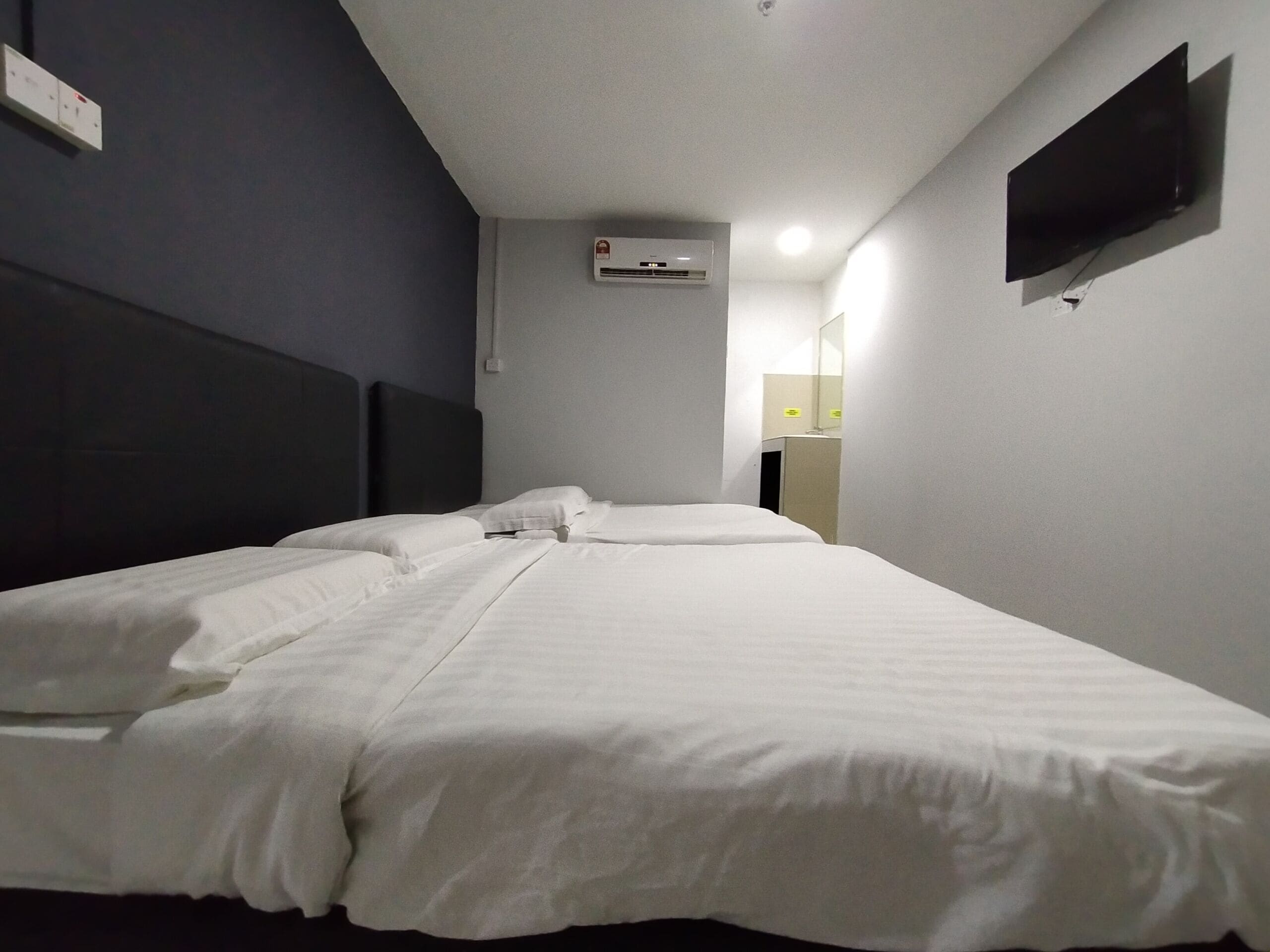 Suite familiar | Escritorio, wifi gratis y ropa de cama 