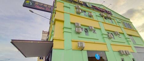 واجهة المنشأة