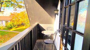 House | Outdoor dining