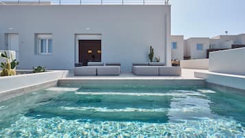 Seasonal outdoor pool, sun loungers