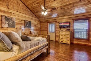 5 bedrooms, iron/ironing board, free WiFi, bed sheets