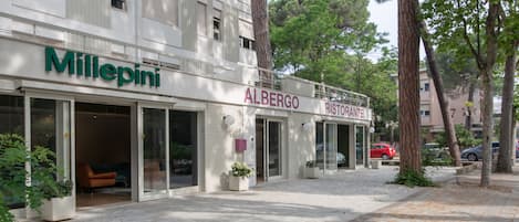 숙박 시설 정면