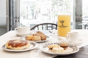 Desayuno buffet todos los días (con cargo)