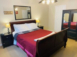 1 habitación, escritorio, tabla de planchar con plancha y wifi 