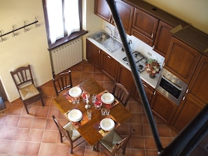 Kühlschrank, Ofen, Geschirrspüler, Wasserkocher