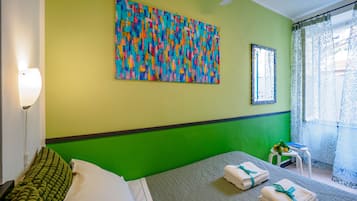 1 bedroom, Egyptian cotton sheets, premium bedding, down duvets