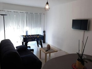 Games room - Air-conditioned house 3 min from Carcassonne, swimming pool (Pennautier)