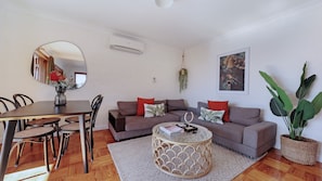 Smart TV - What A View - Lamont St Unit 4 120 (Bermagui)