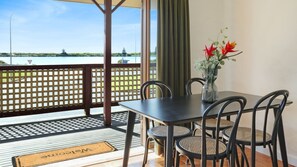 Dining - What A View - Lamont St Unit 4 120 (Bermagui)