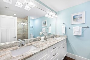 Shower, hair dryer, towels, soap - Oceanfront, 4th Floor, Updated, Open Plan & Super Stylish (Hilton Head Island)
