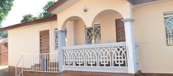 Full Aircon- 3bed Villa- A/c- Wifi- Hotwater