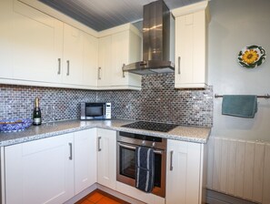 冰箱、洗碗机、电热水壶、烤面包机