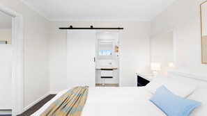 1 chambre, fer et planche à repasser, Wi-Fi gratuit, draps fournis