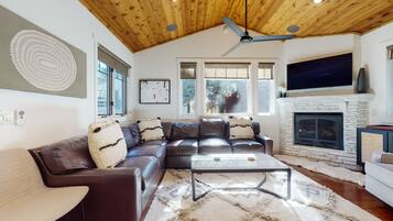 Smart TV, fireplace, video games
