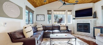 Pet-Friendly, 5-Star Home, Private Hot Tub, 2-Car Garage, Walk to The Village