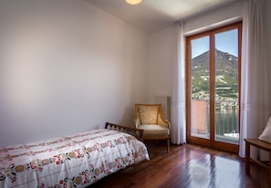 4 bedrooms, WiFi - "VILLINO MIRALAGO" BEAUTIFUL VIEW (Torno)