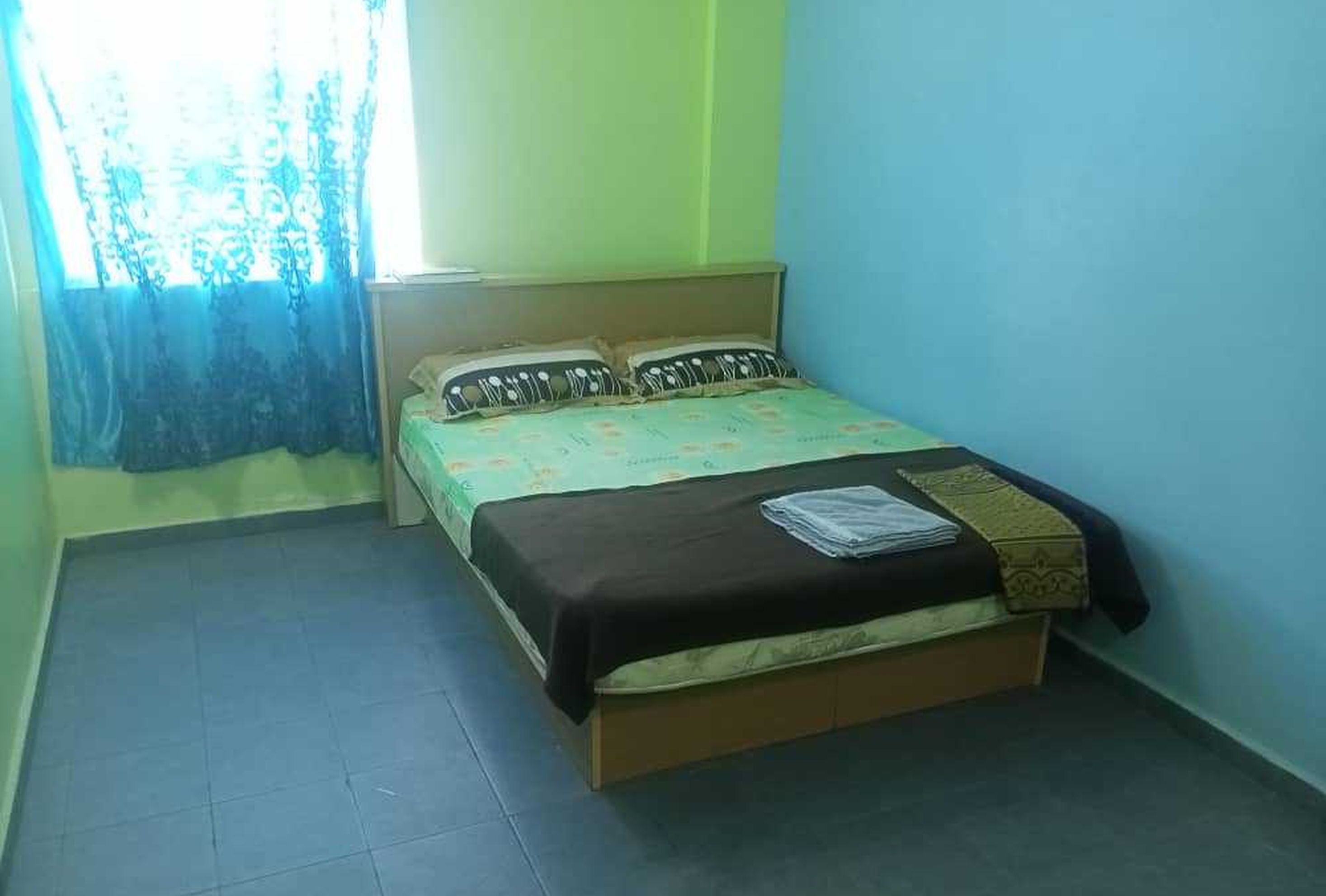 deluxe double room | free wifi, bed sheets