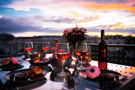 Terraza o patio. Elisabeth Downtown Apartments by FirstHost