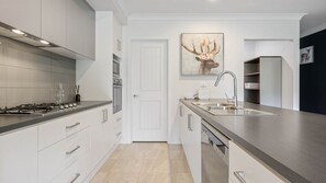 Microwave, oven, dishwasher, coffee/tea maker