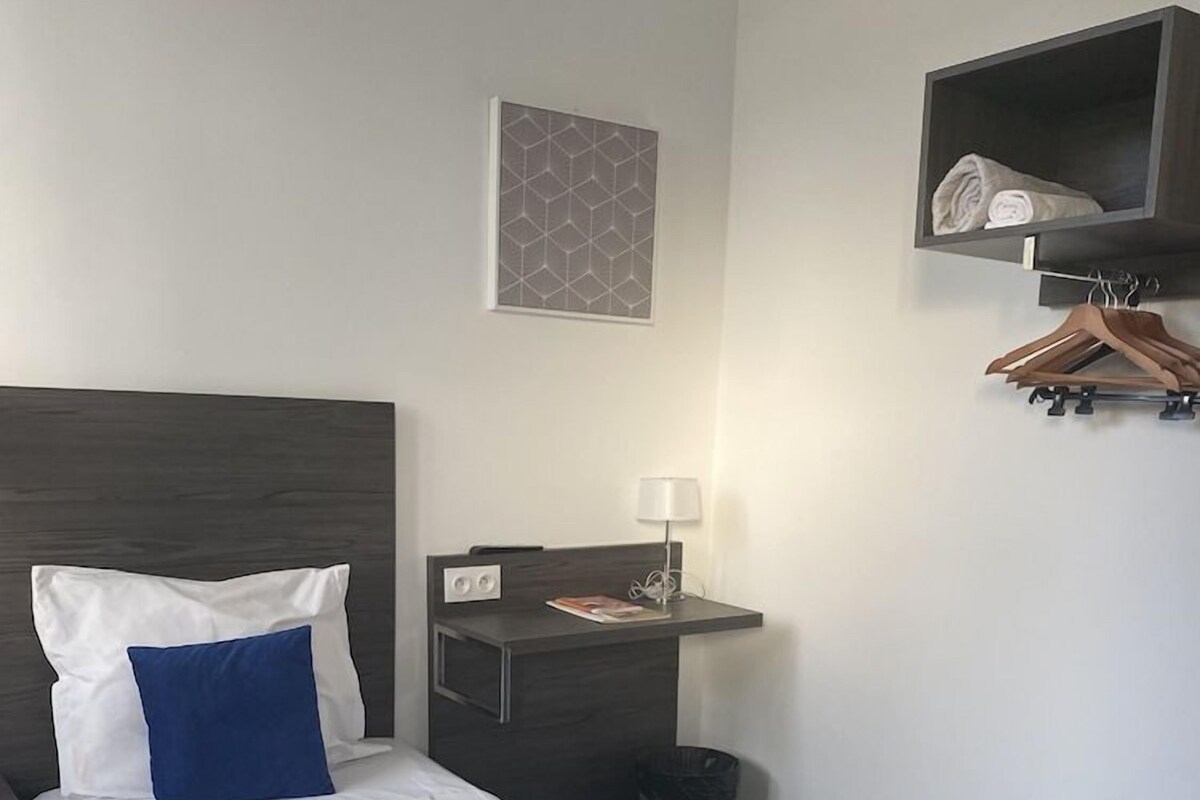 Memory foam beds, in-room safe, desk, laptop workspace