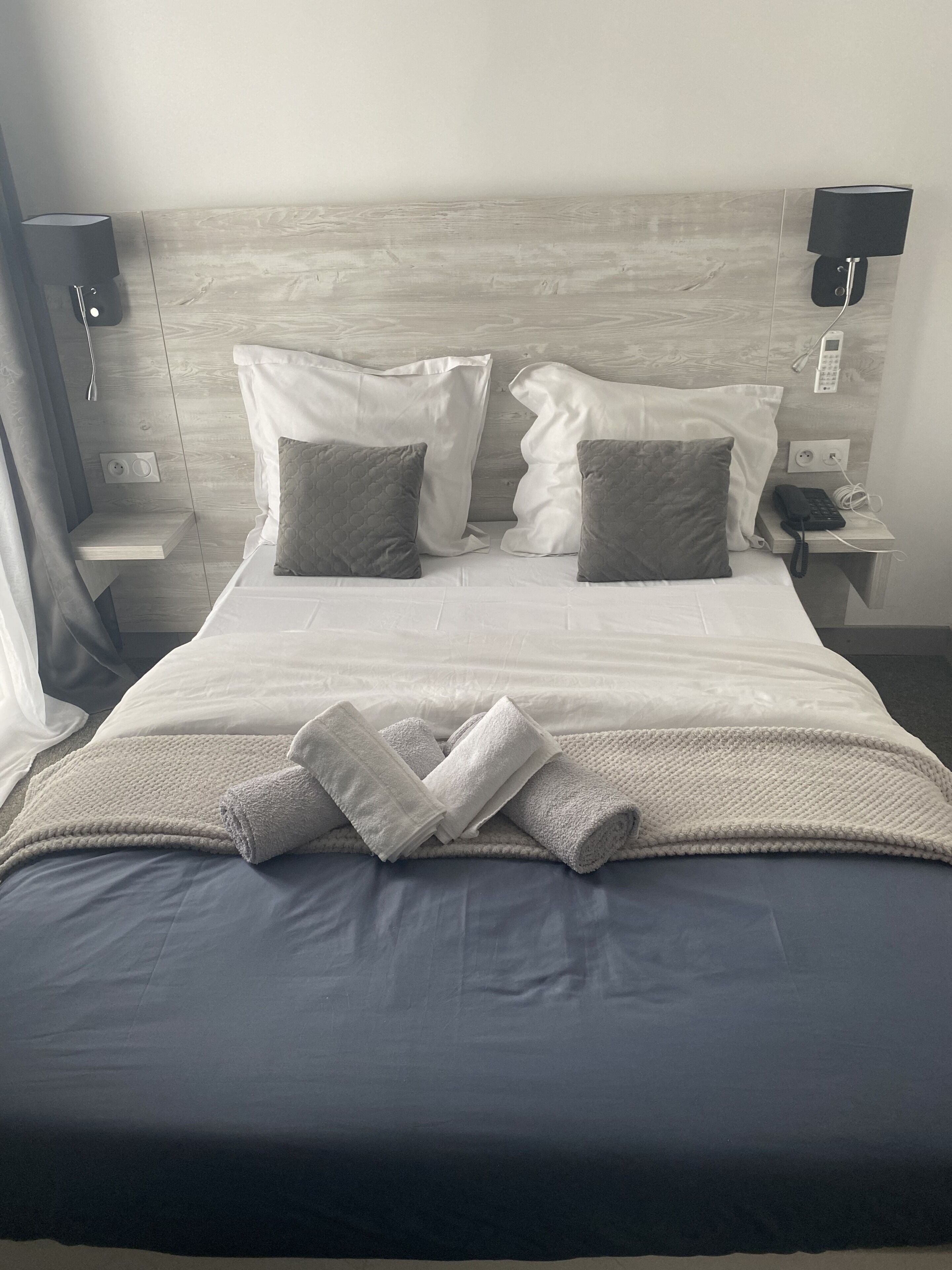 Memory foam beds, in-room safe, desk, laptop workspace
