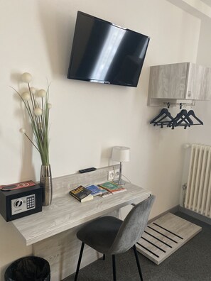 Habitación superior | Colchones viscoelásticos, caja fuerte, escritorio