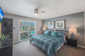 3 chambres, bureau, fer et planche à repasser, lit parapluie