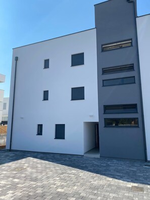 Apartment (One Bedroom Apartment with Balcony) | Außenbereich