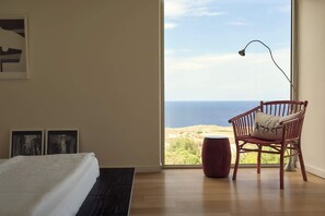 5 bedrooms, in-room safe, desk, iron/ironing board