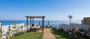 Deux Paradis, a BeachFront Retreat with Private Pool & walking distance to all