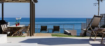 Deux Paradis, a BeachFront Retreat with Private Pool & walking distance to all
