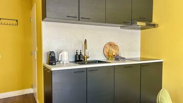 Kühlschrank, Ofen, Herdplatte, Geschirrspüler