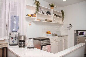 Fridge, microwave, oven, coffee/tea maker