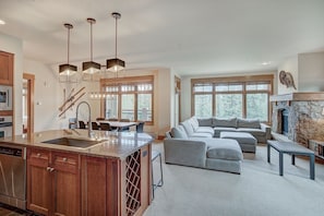 Condo, 3 habitaciones | Interior