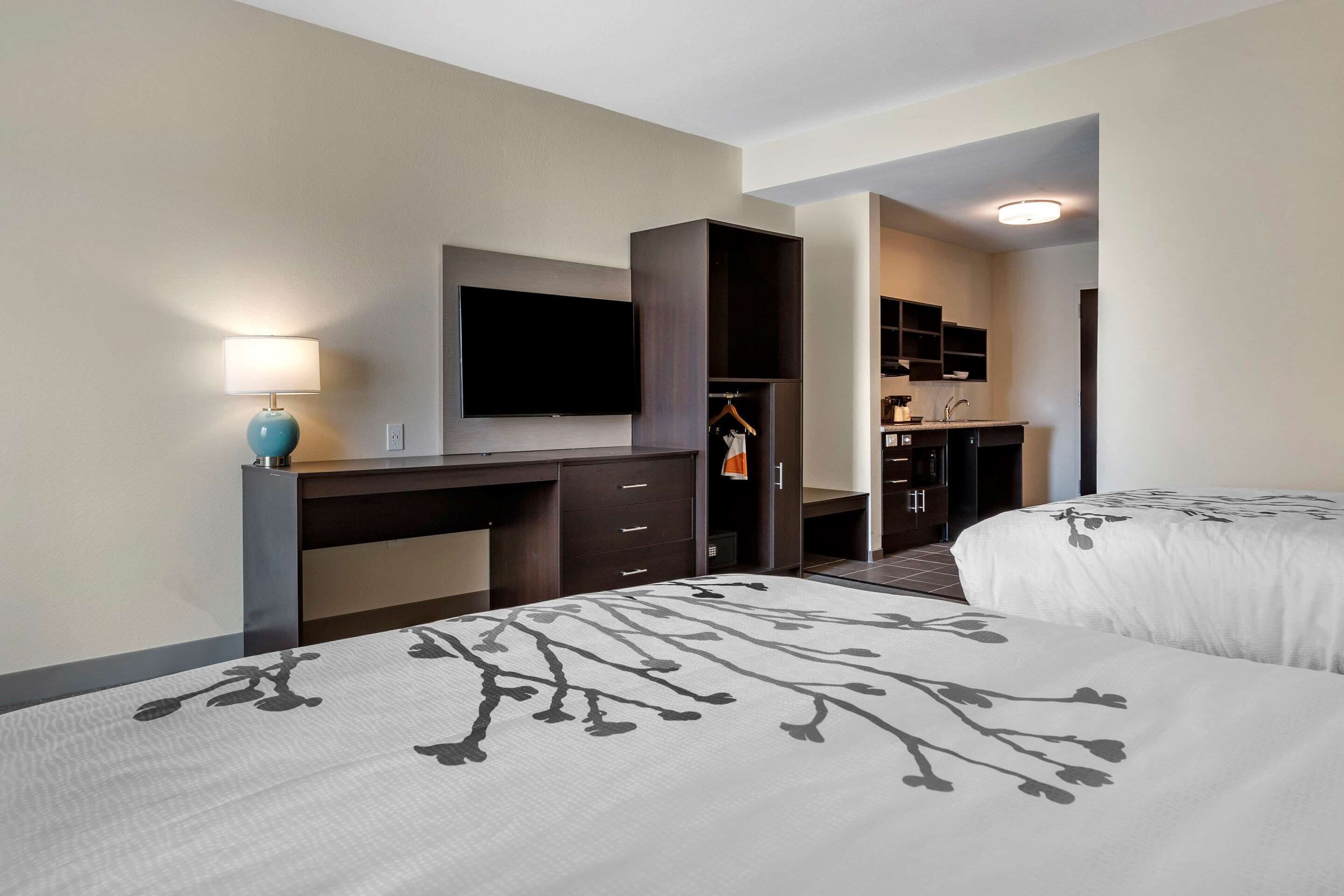 in-room safe, desk, free wifi, bed sheets