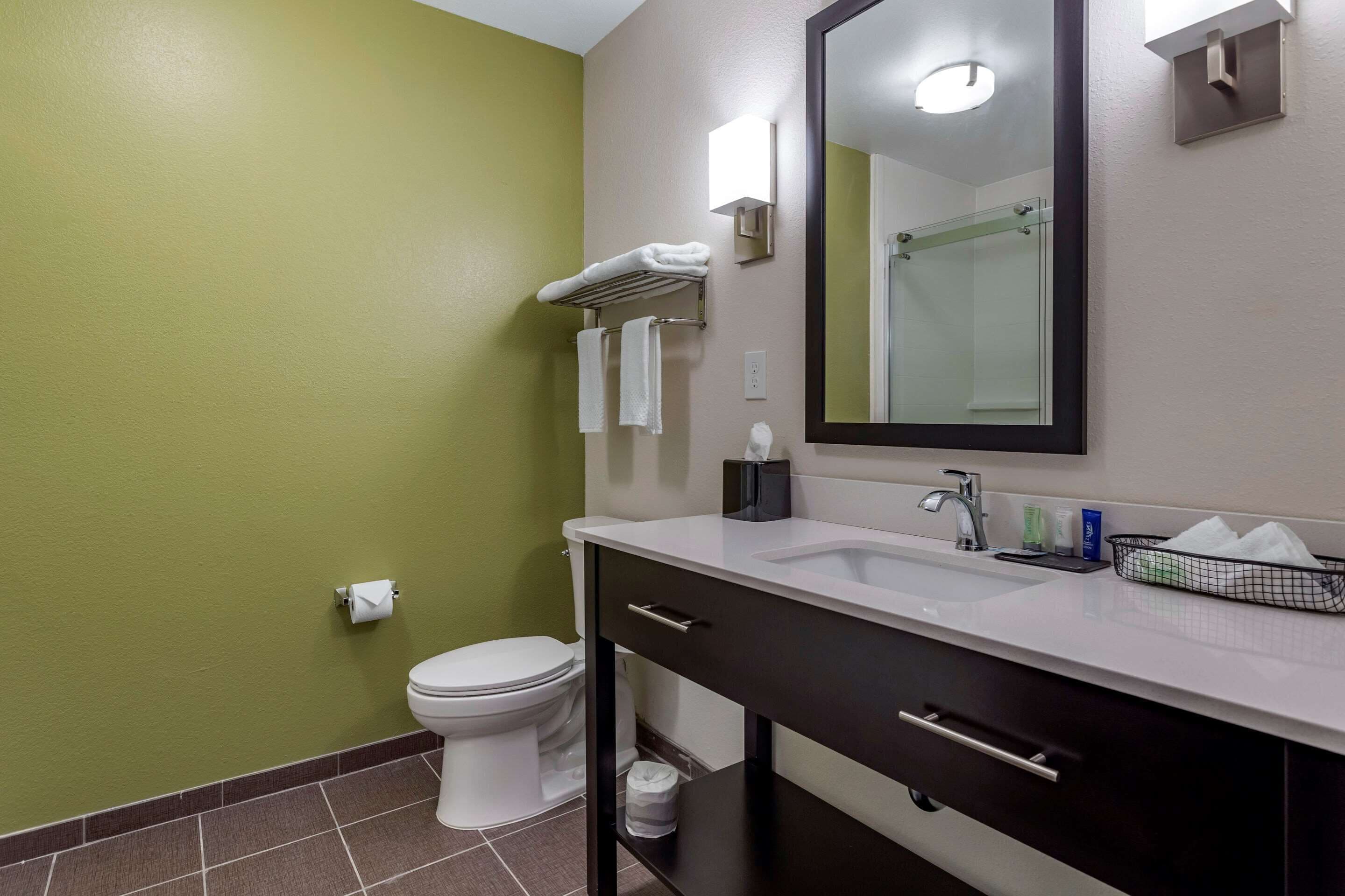 in-room safe, desk, free wifi, bed sheets