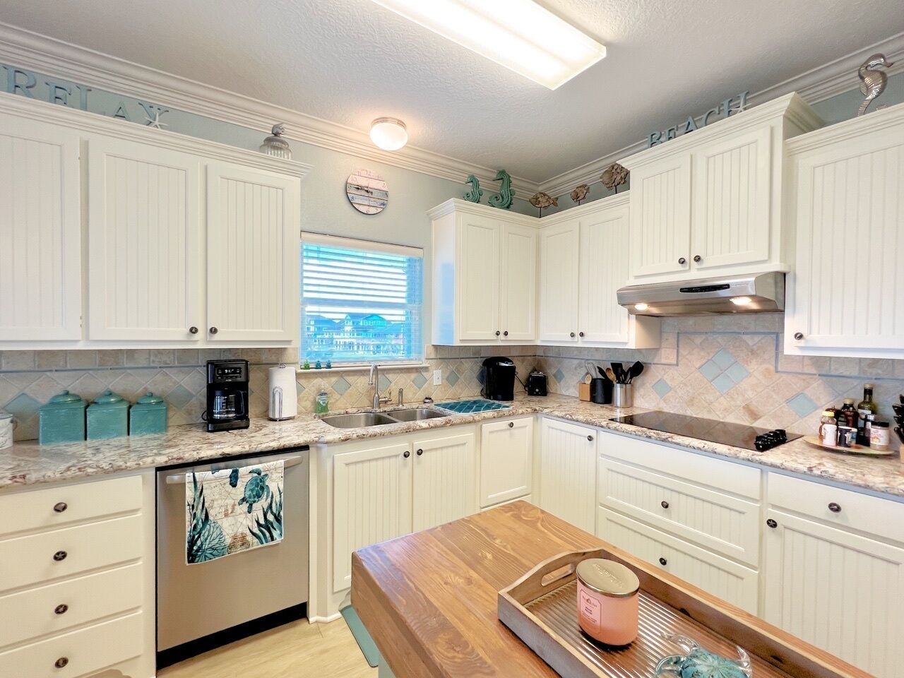 The Green Seahorse - 2nd row beauty with ALL the extras!