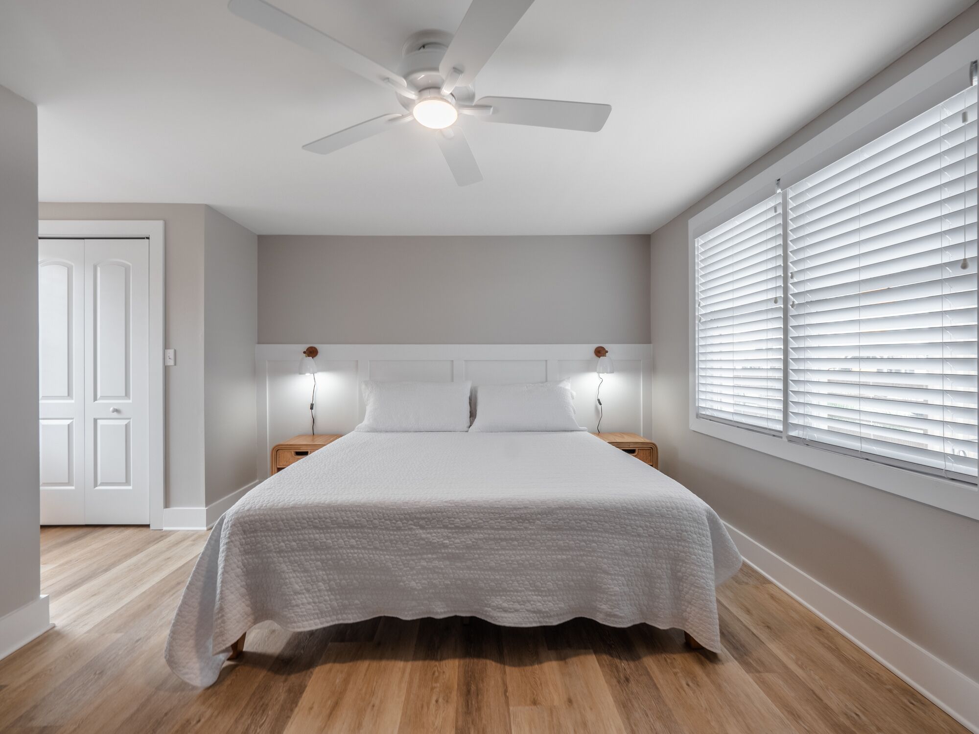 The Beach House at Oak Island 102: 1BR Apartment King + QSS