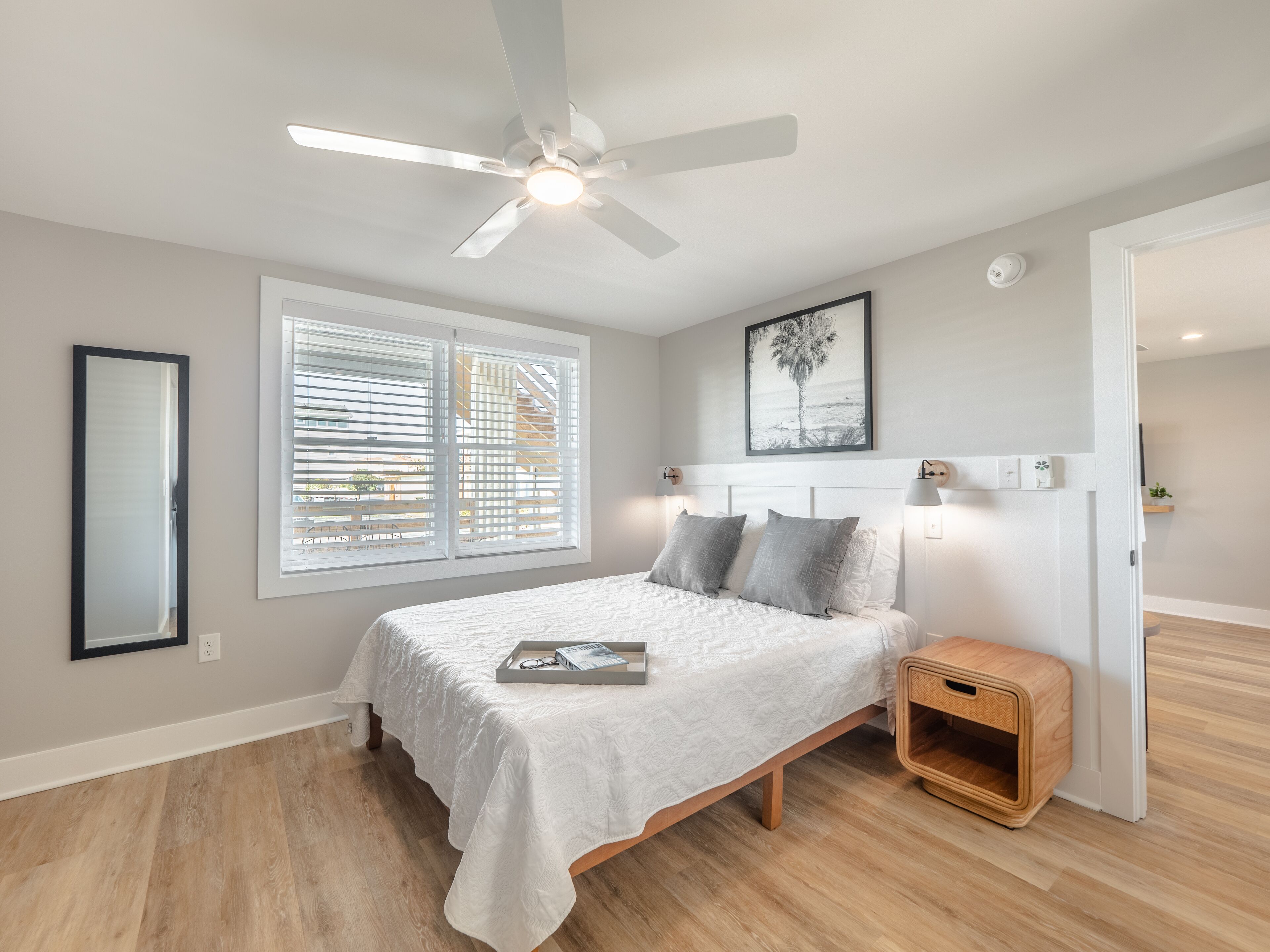 The Beach House at Oak Island 104: 1BR Apartment Queen + QSS
