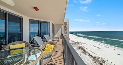 Wow!! New Owner, New to the Rental Market! Phoenix X, Beachfront!