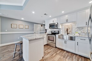 Fridge, microwave, stovetop, dishwasher - Wow!!  New Owner, New to the Rental Market!  Phoenix X, Beachfront! (Orange Beach)