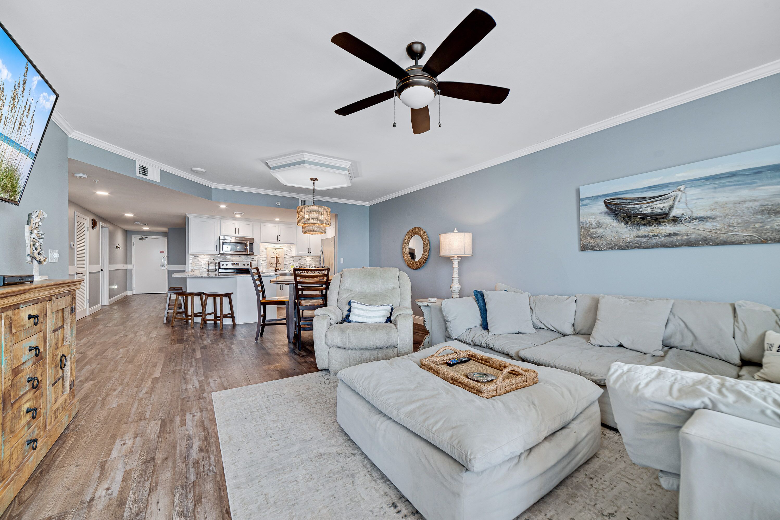 Wow!!  New Owner, New to the Rental Market!  Phoenix X, Beachfront!