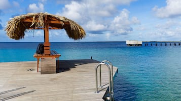 Una spiaggia nelle vicinanze