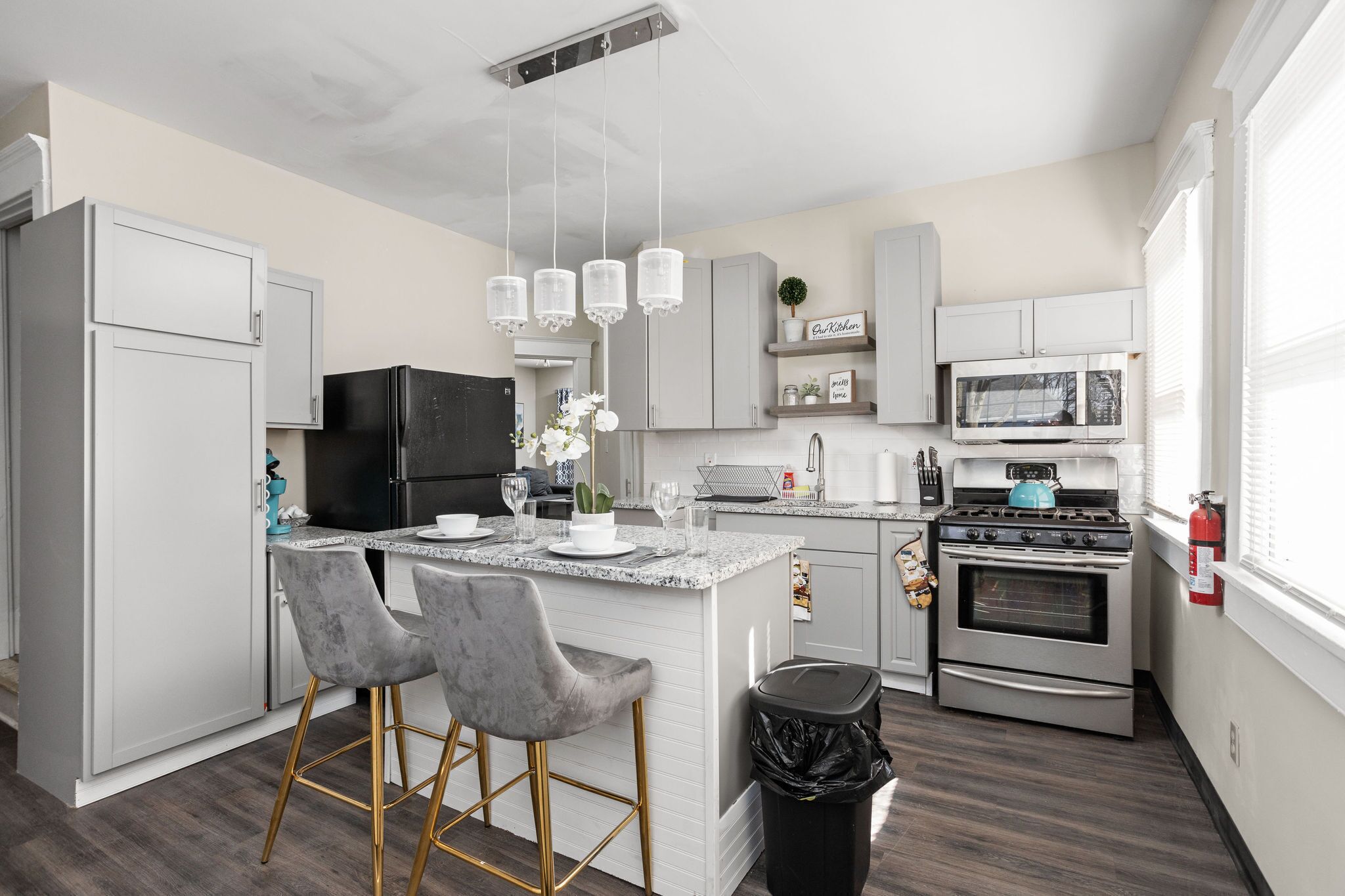 Two Bedr Great Location - Stay for GenCon