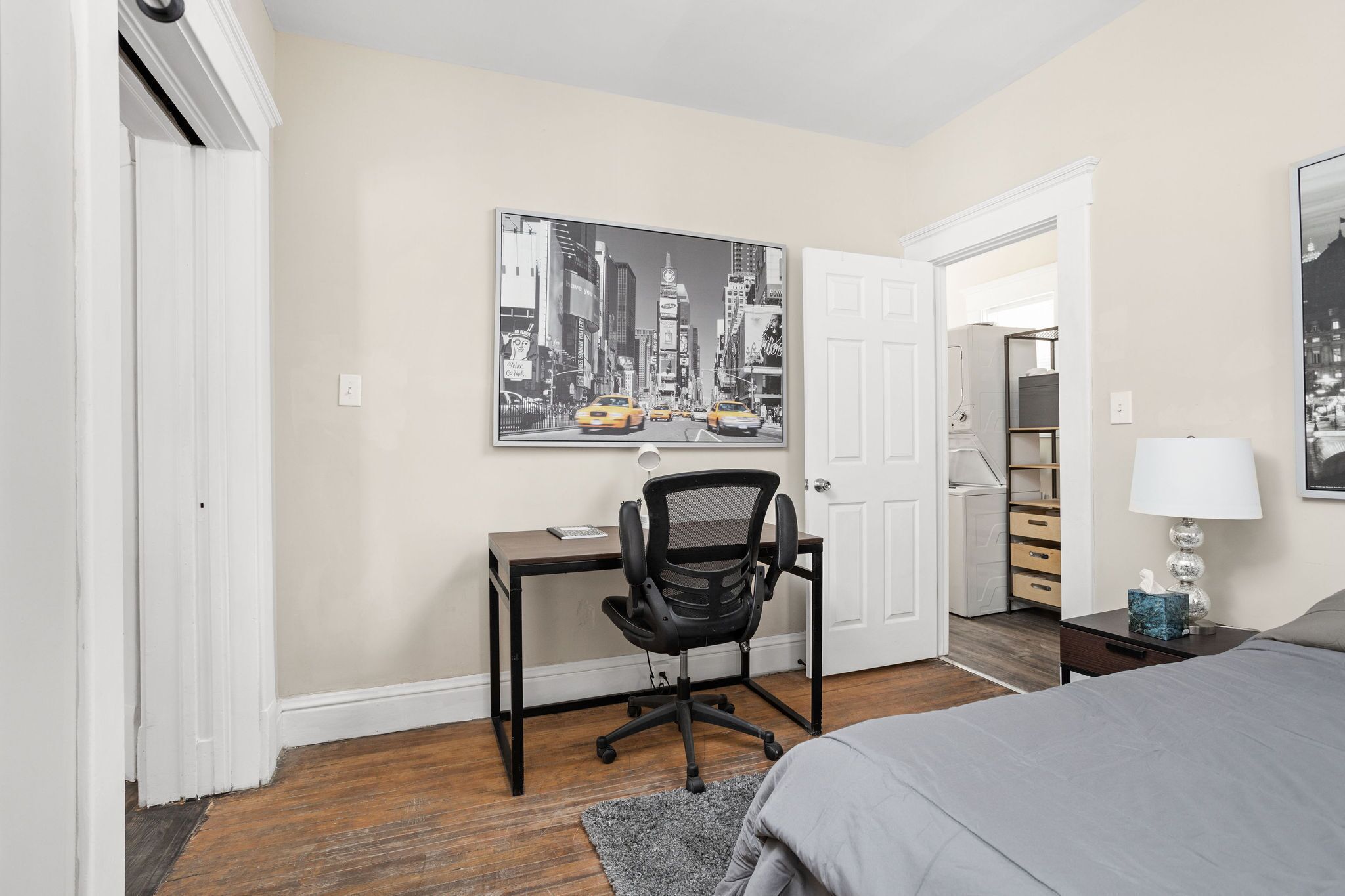 Two Bedr Great Location - Stay for GenCon