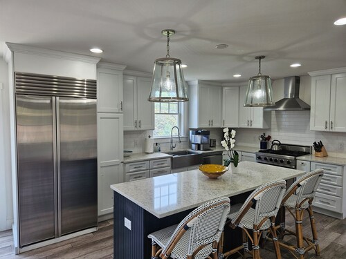 Beautiful 4 bed with Pool + Spa