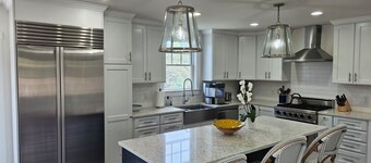 Beautiful 4 bed with Pool + Spa